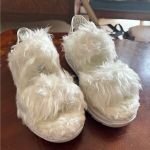 FREE SHIPPING - UGG Fluff Sugar Sandal